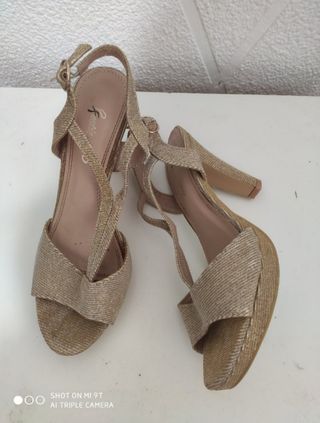 Tacones dorados De fiesta 