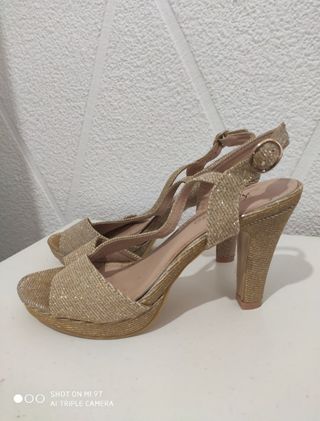 Tacones dorados De fiesta 
