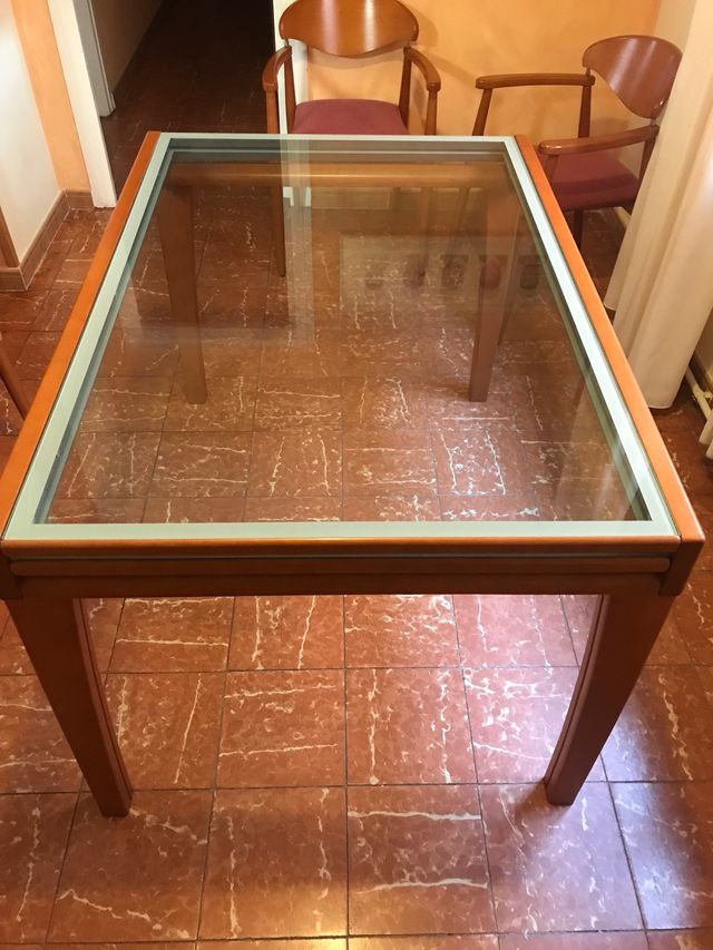 Mesa extensible de madera y cristal 120x81 plegada