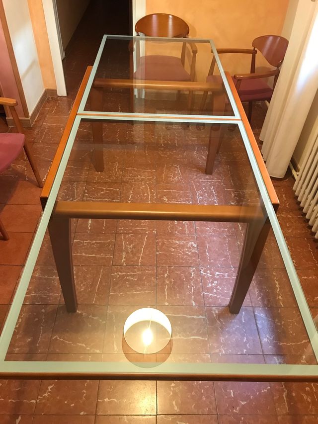 Mesa extensible de madera y cristal 120x81 plegada