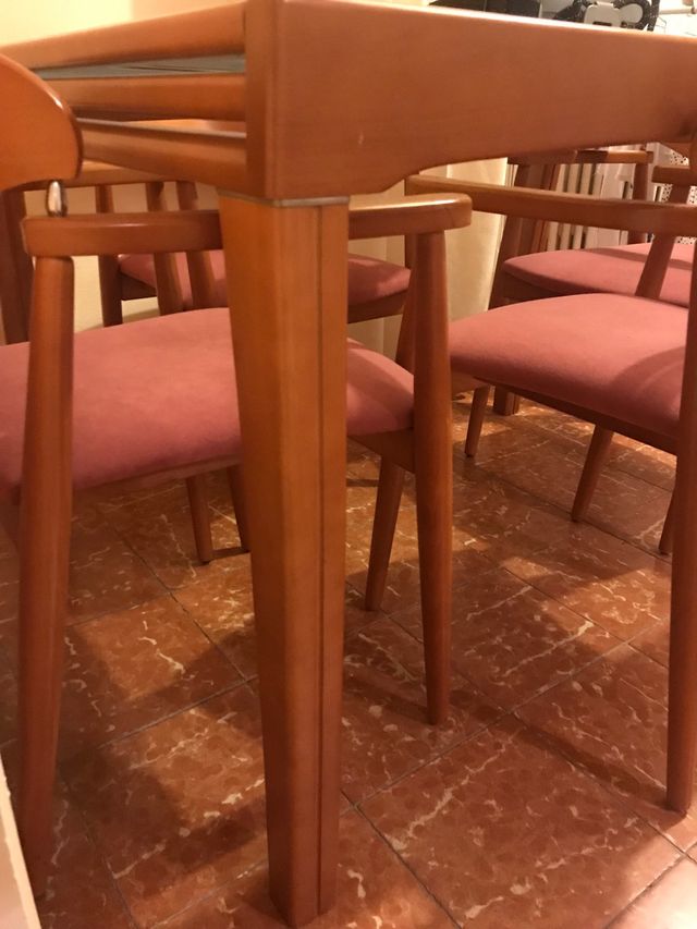 Mesa extensible de madera y cristal 120x81 plegada