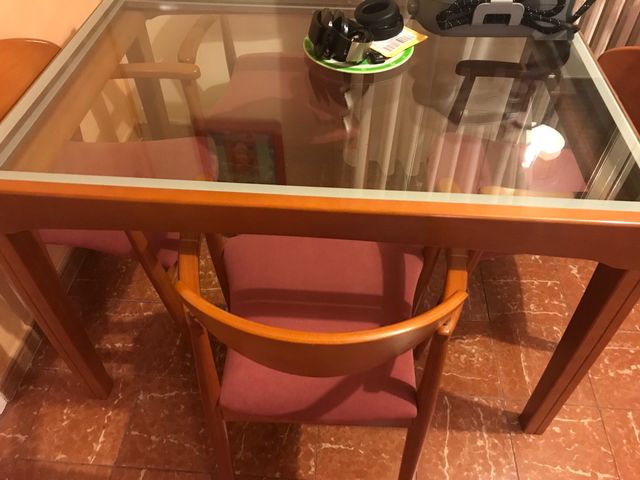 Mesa extensible de madera y cristal 120x81 plegada