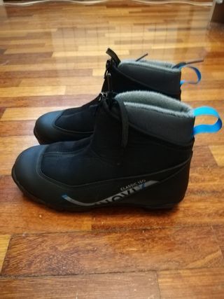 Botas de esquí de fondo marca Inovik, Classic 150