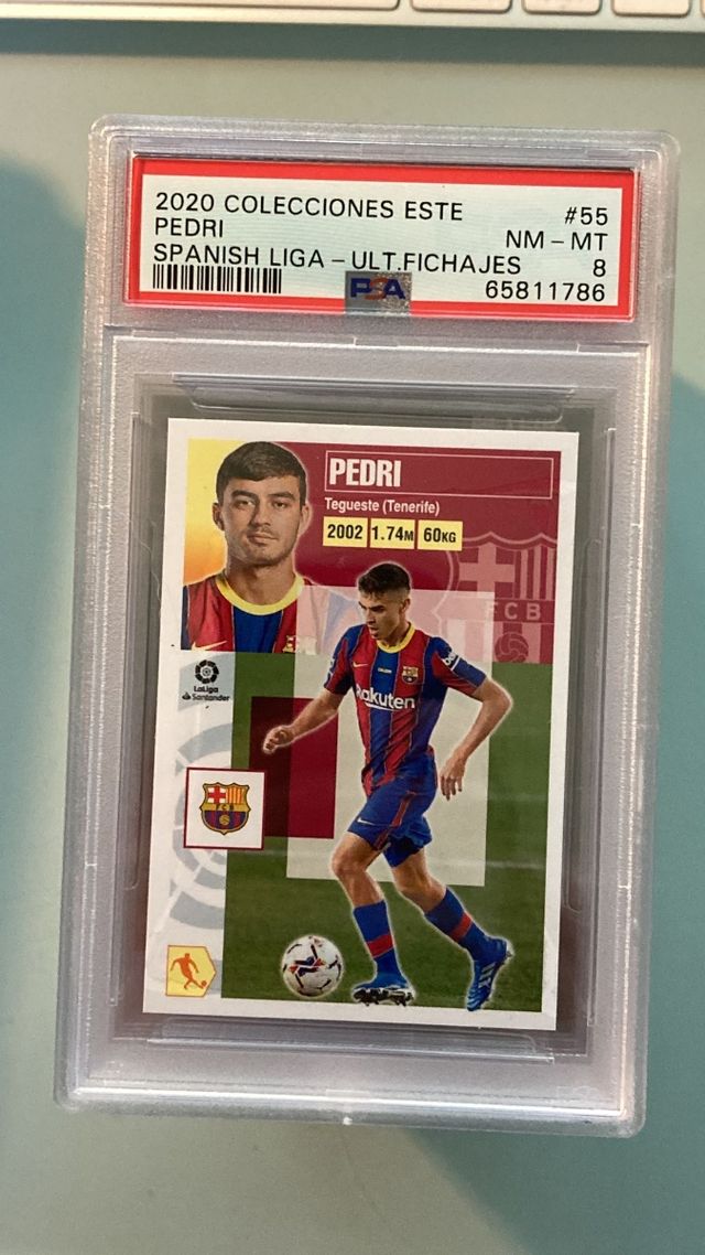 Pedri rookie liga este PSA 8