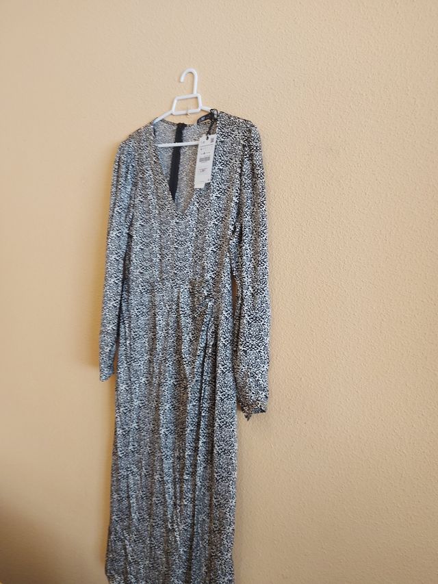 Vestido de Zara midi a estrenar