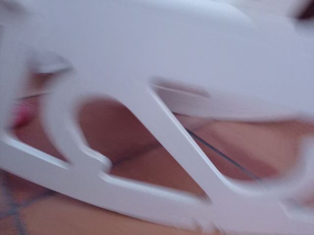 Mecedora infantil blanca