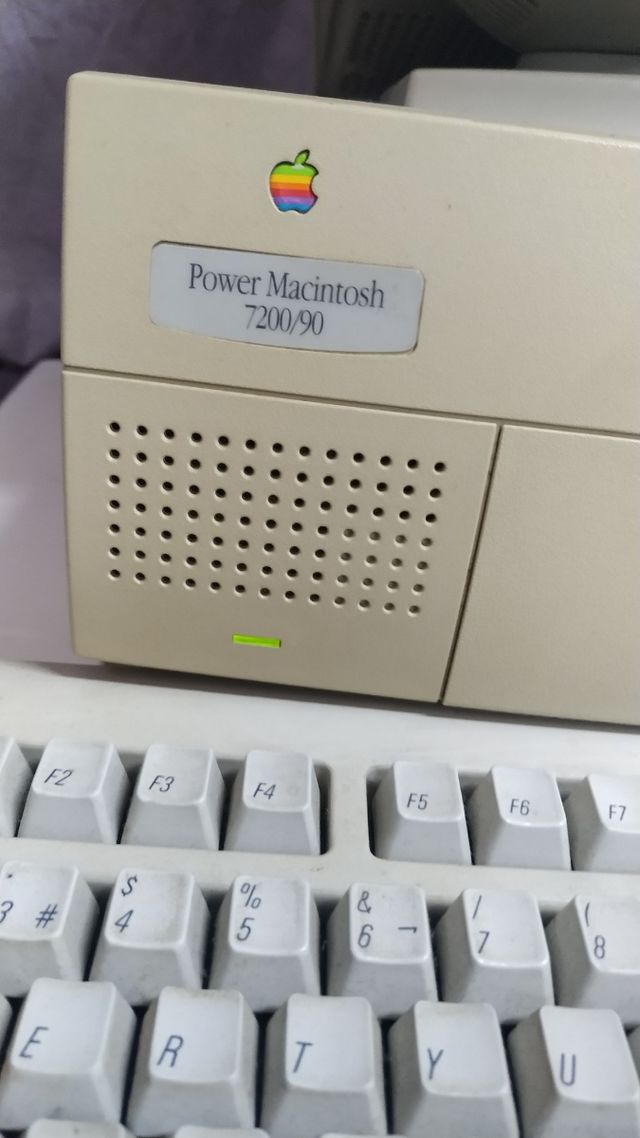 Power Macintosh 7200/90 + monitor 15" + Zip