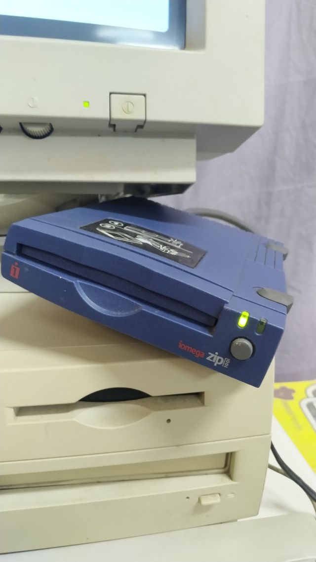 Power Macintosh 7200/90 + monitor 15" + Zip