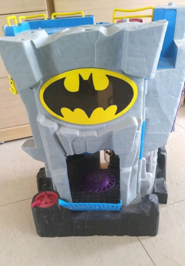 Guarida de Batman. Batcueva. Plegable como maletin