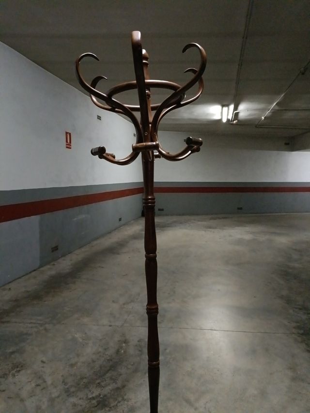 Perchero madera giratorio