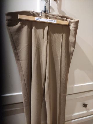 pantalón beig