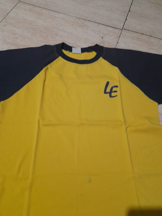 pollo corto de egara