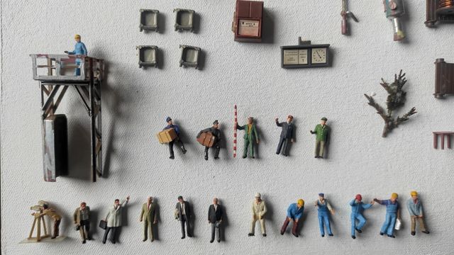 Miniaturas: figuras ferroviarias antiguas