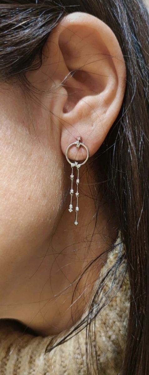 Pendientes oro blanco y circonitas. 18 kilates .se