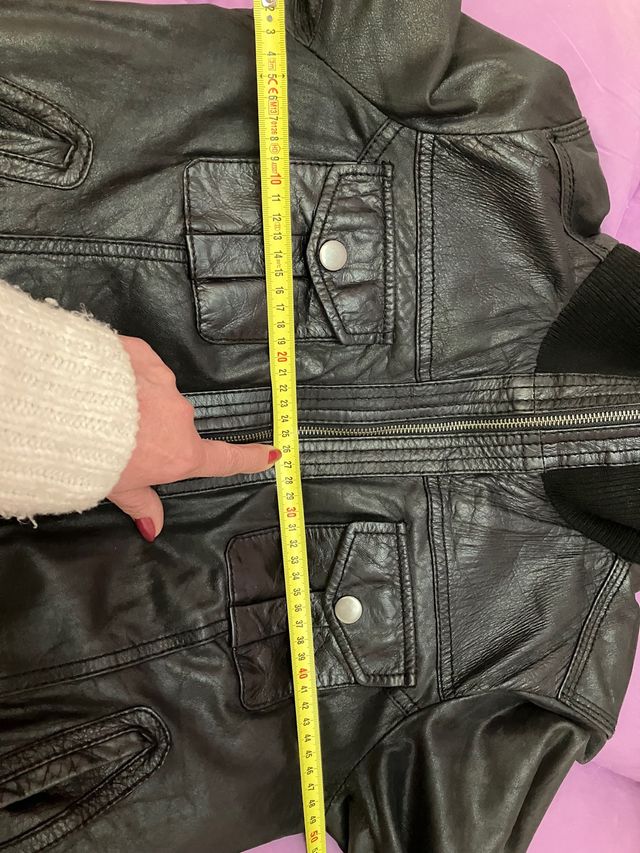 Cazadora cuero genuino casual  negra