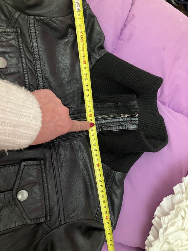 Cazadora cuero genuino casual  negra