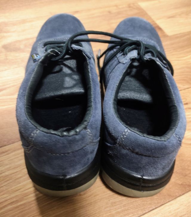 zapatos de seguridad nuevos