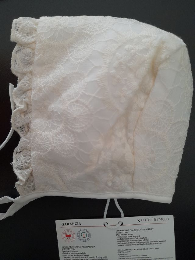 Cuffia per bambina di 1 mese