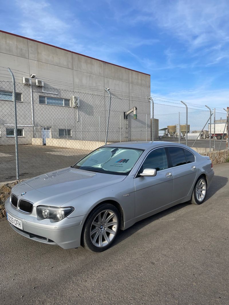 Vendo BMW-7 o cambio por SUV! - foto 1
