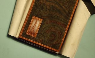 portafoglio pelle e tessuto decorato