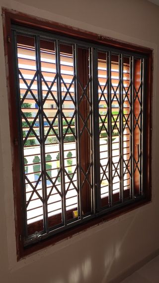 Reja plegable ventana.