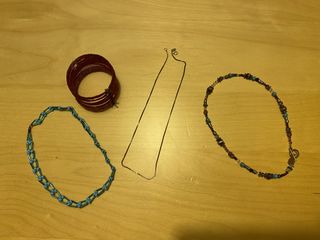 Lote 3 gargantillas y un brazalete