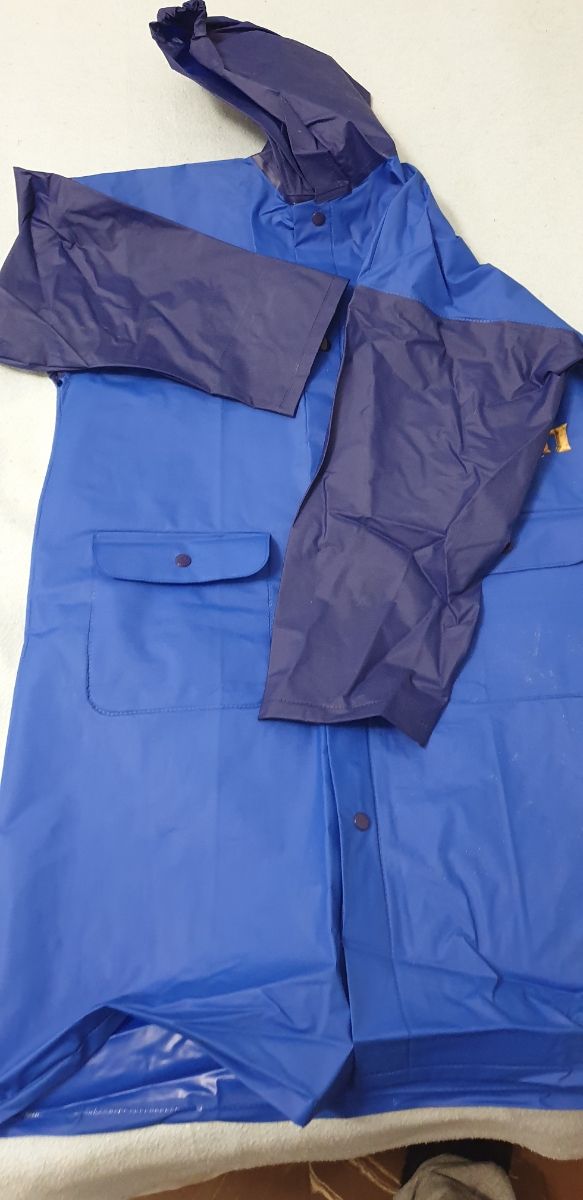 Chubasquero niño talla 7-8
