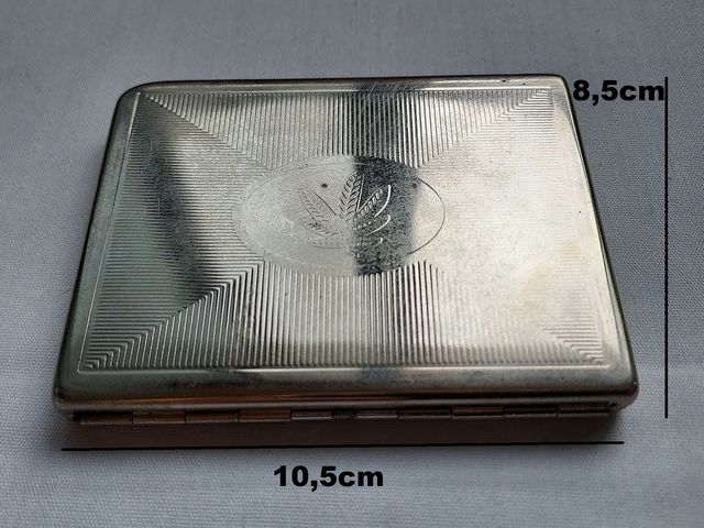 Pitillera encendedor metálica