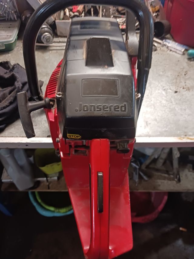 motosierra  Jonsered