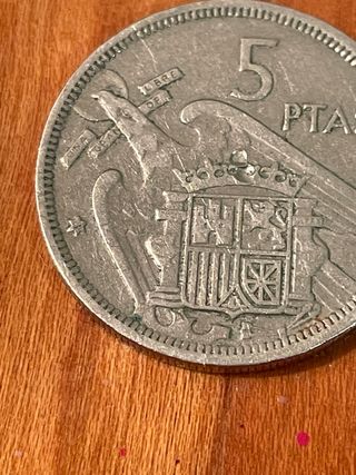  Moneda con error 5 pesetas 1957 * 58 