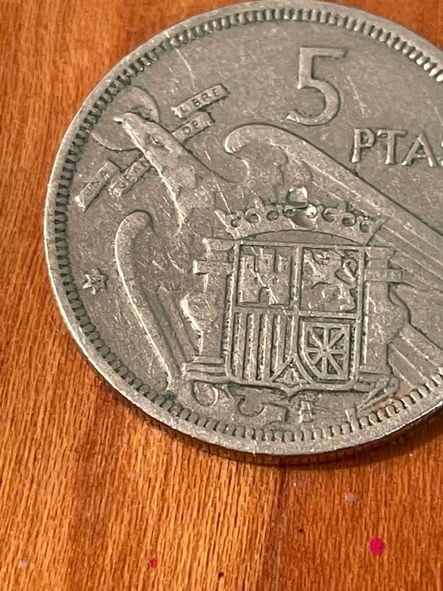 Moneda con error 5 pesetas 1957 * 58