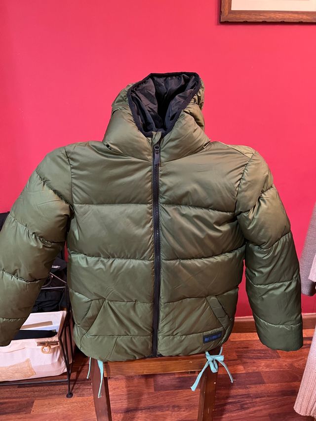 Plumífero verde militar