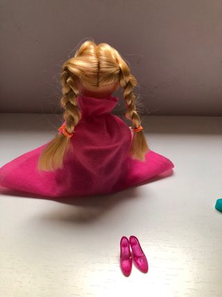 Muñecas Elsa y Ana.