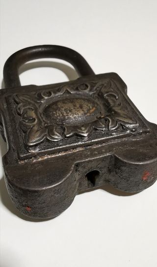 Gran Candado Antiguo Hierro s.XIX 400g 12cm