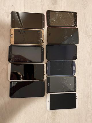 Lotto di 11 telefoni cellulari (da riparare)