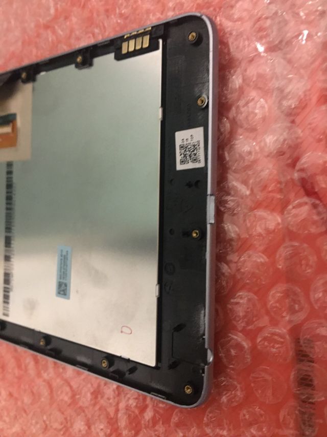 Tablet Asus, buon schermo, solo touch screen rotto