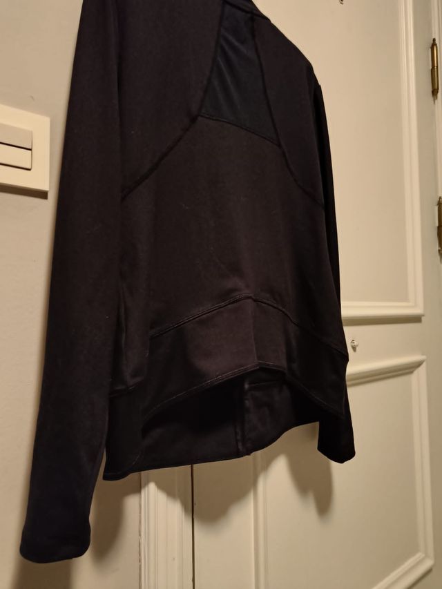 Chaqueta de deporte negra. Nueva!