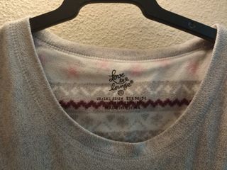 sudadera o suéter d tacto suave y calentito bonito