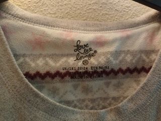 sudadera o suéter d tacto suave y calentito bonito