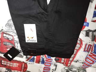 Pantalon push Up con etiqueta