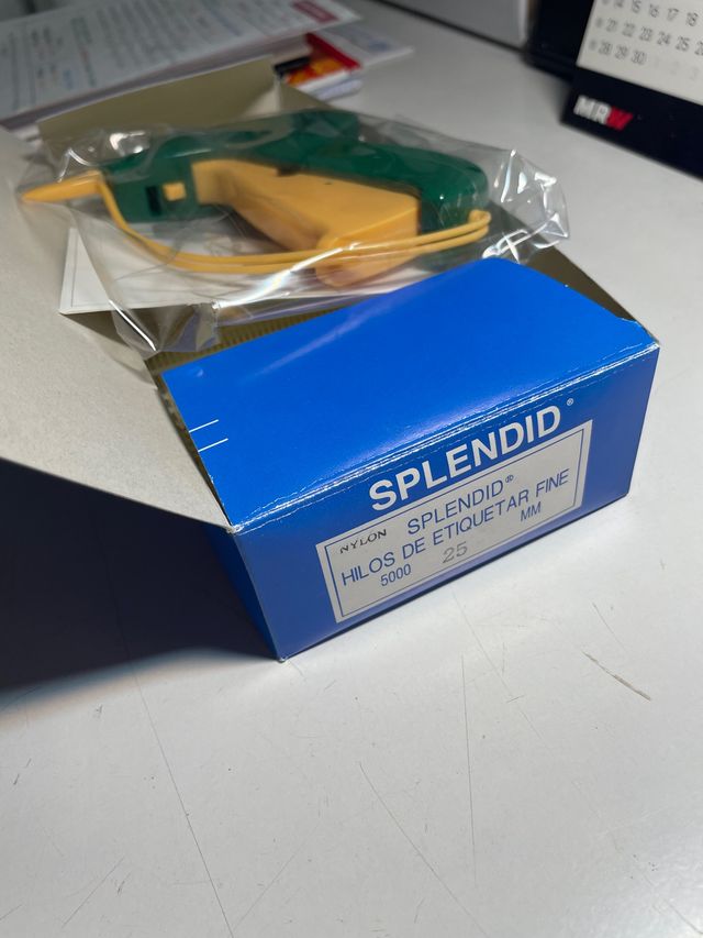 Pistola + 5.000 navi