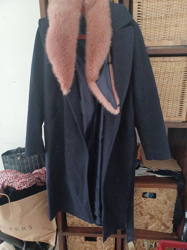 abrigo con cuello extraible