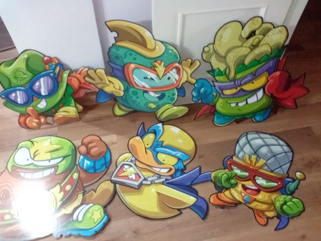 Super Zings gigantes