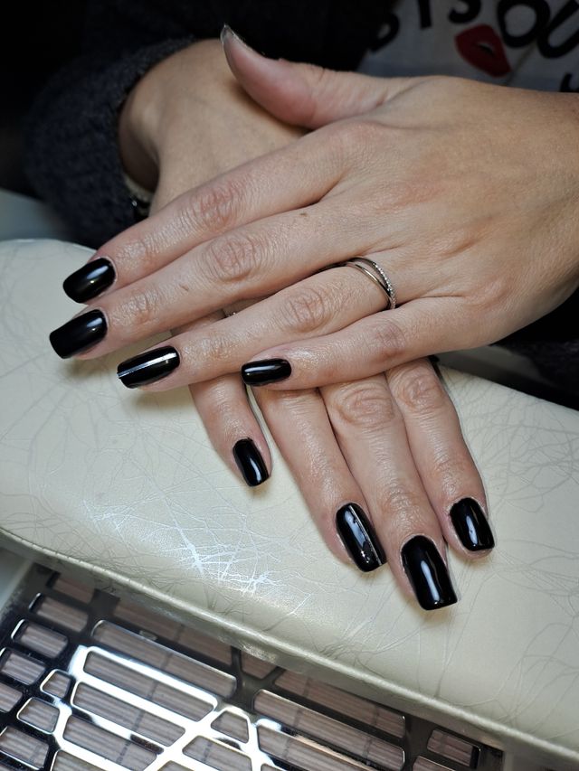 uñas de gel y semipermanente