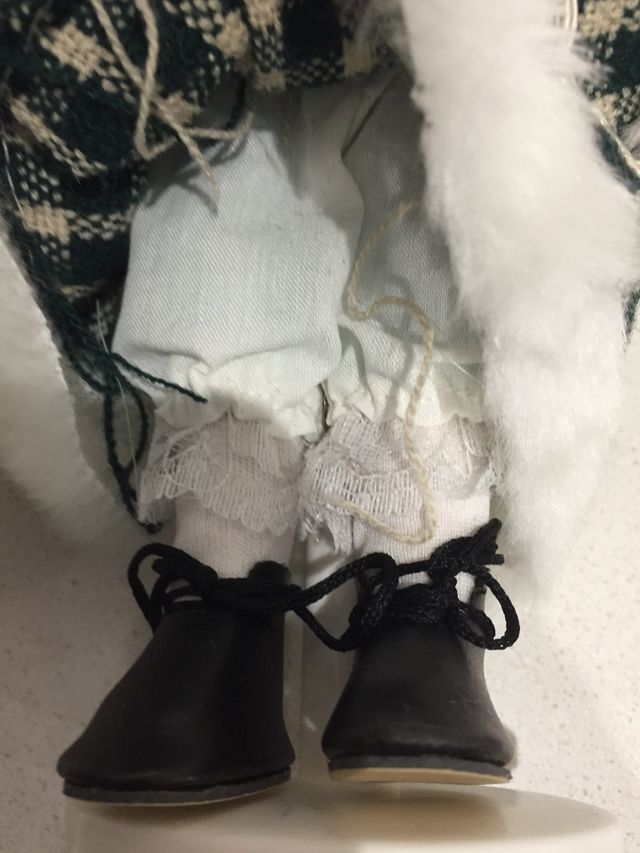 Muñeca de porcelana "Porcelain Doll"