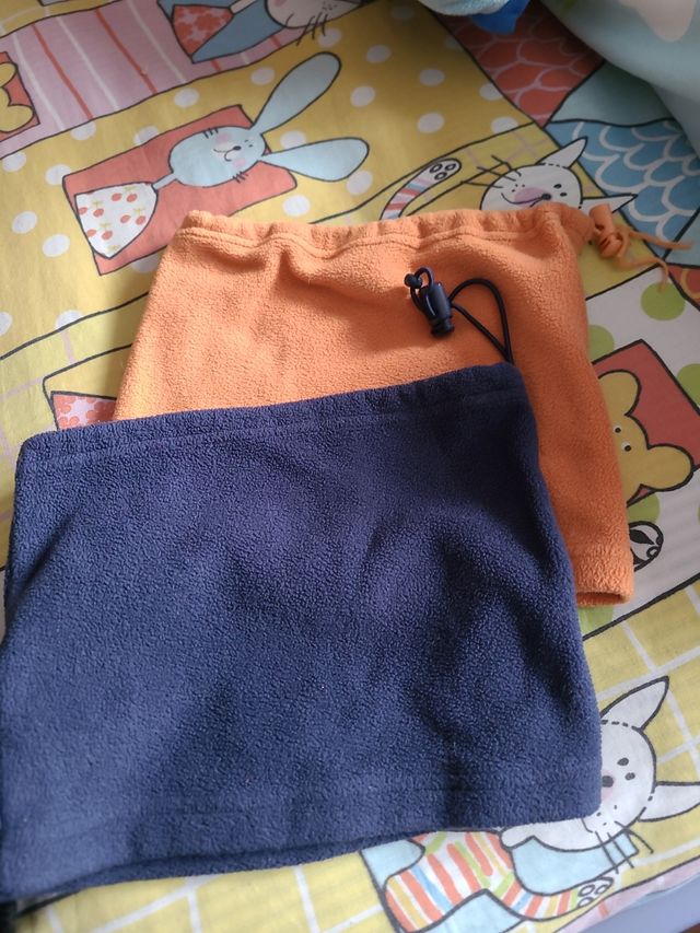 Gorra y polares cuello