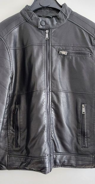 Cazadora negra Losan chico. Talla 16