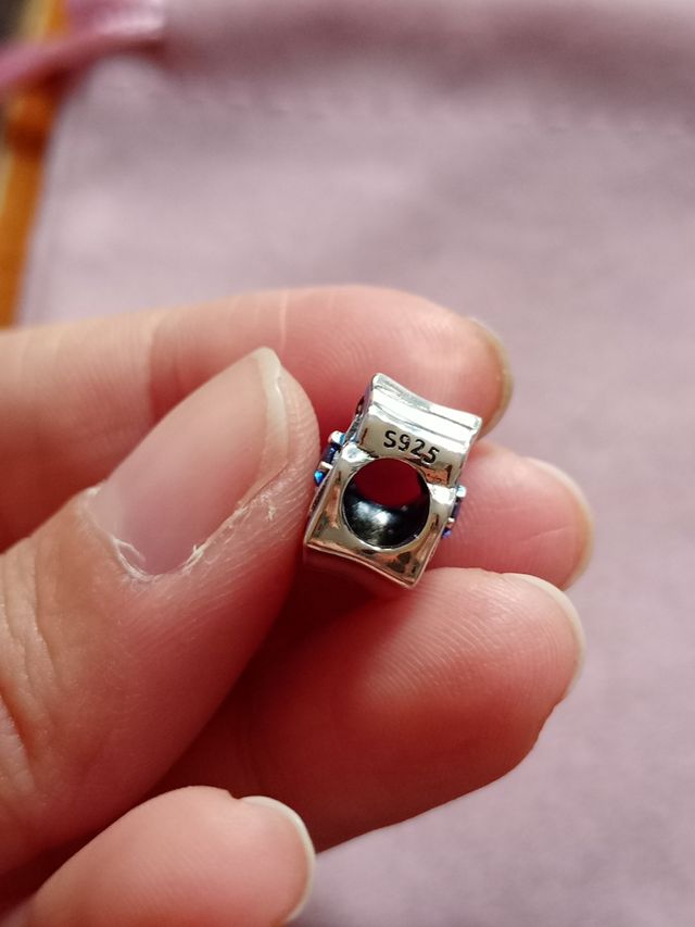 Charm Flor azul de plata de ley