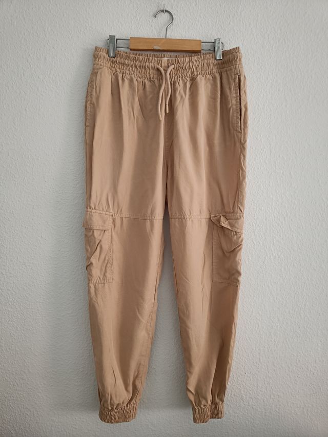 Pantalón cargo Beige