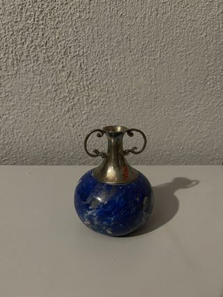 Adorno de plata y lapislázuli